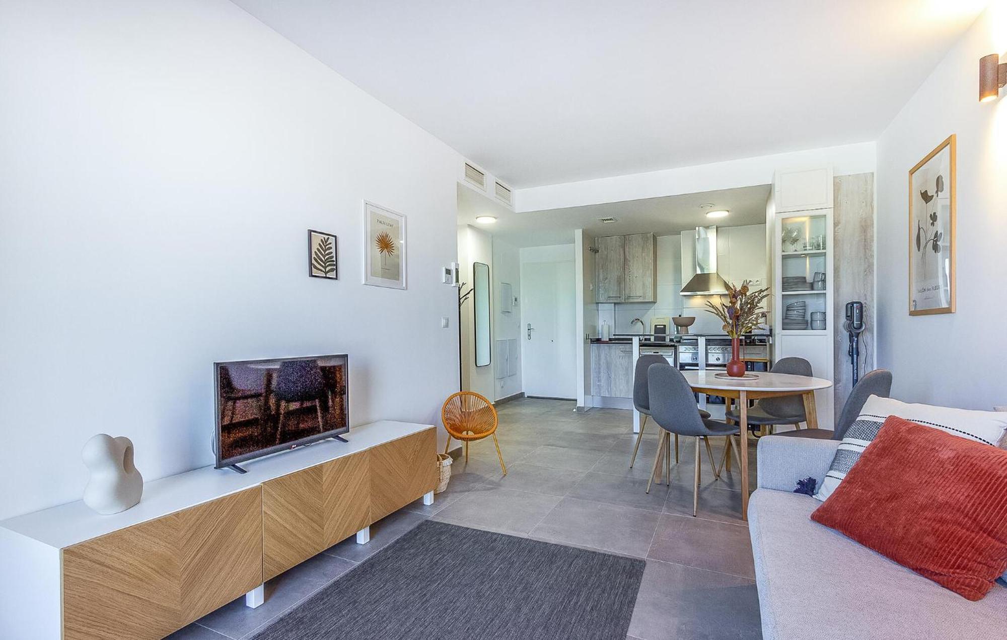 1 Bedroom Lovely In Apartment Denia