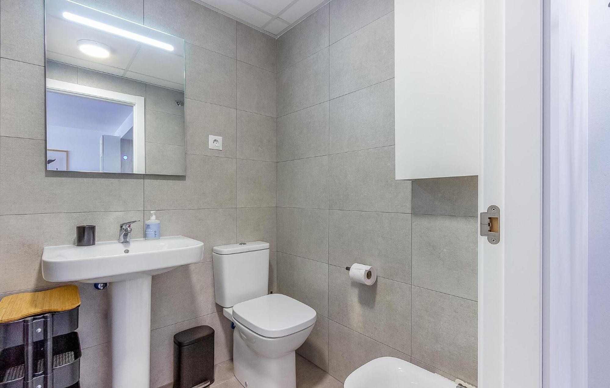 Apartment 1 Bedroom Lovely In *